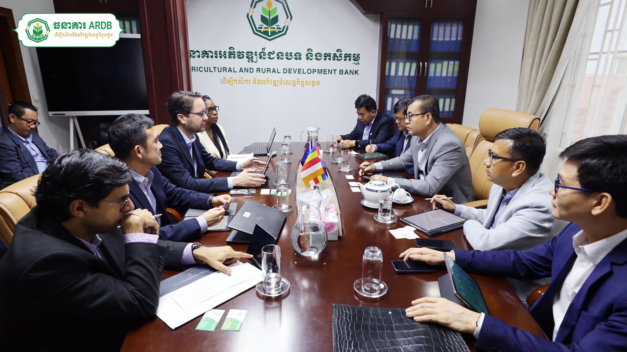 H.E. Dr. KAO THACH accompanied by H.E. Deputy CEO and colleagues, has met World Bank Representatives