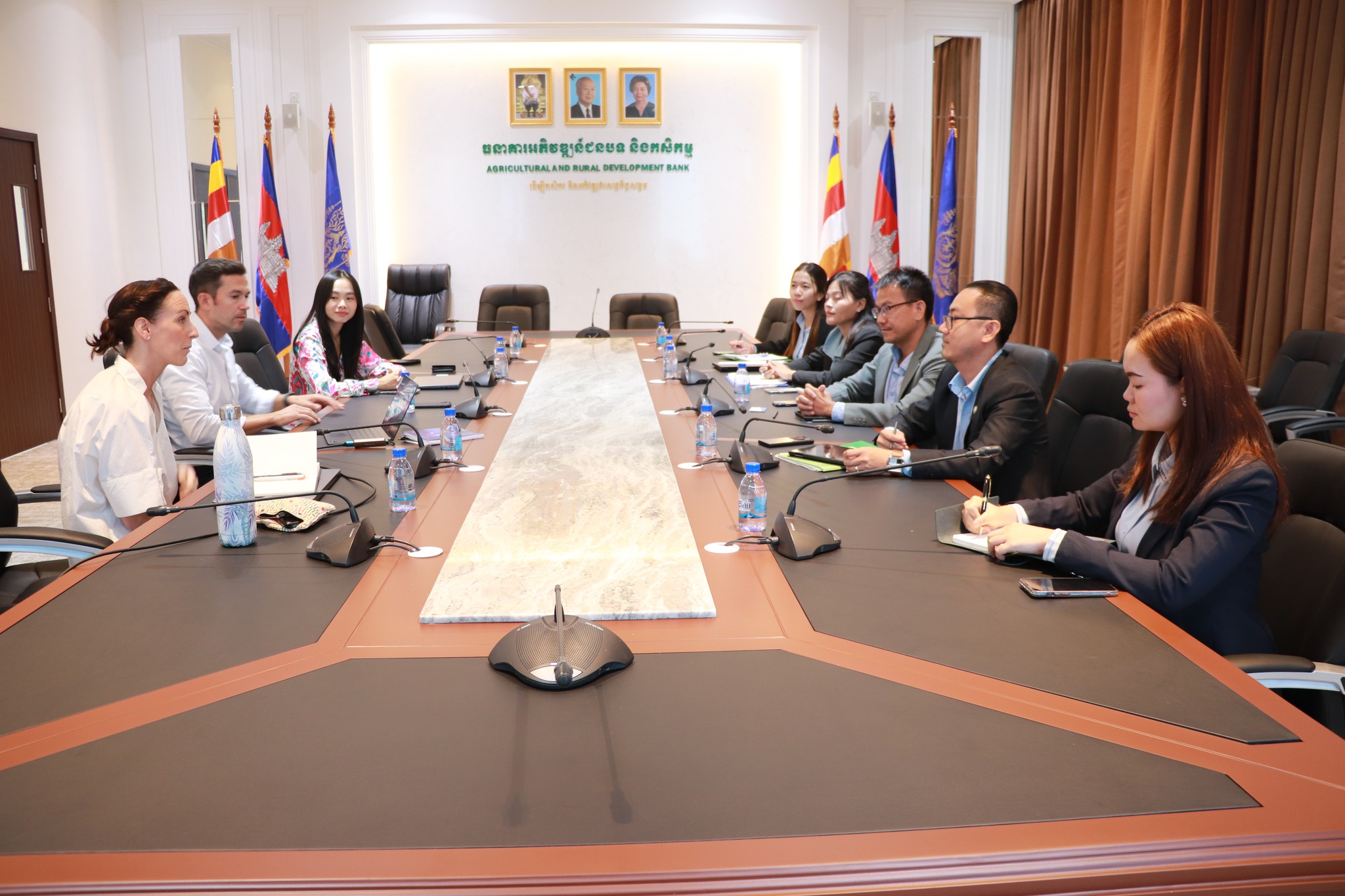 Green Finance Department and Business Development and Strategy Department attended the meeting with Mekong Strategic Capital