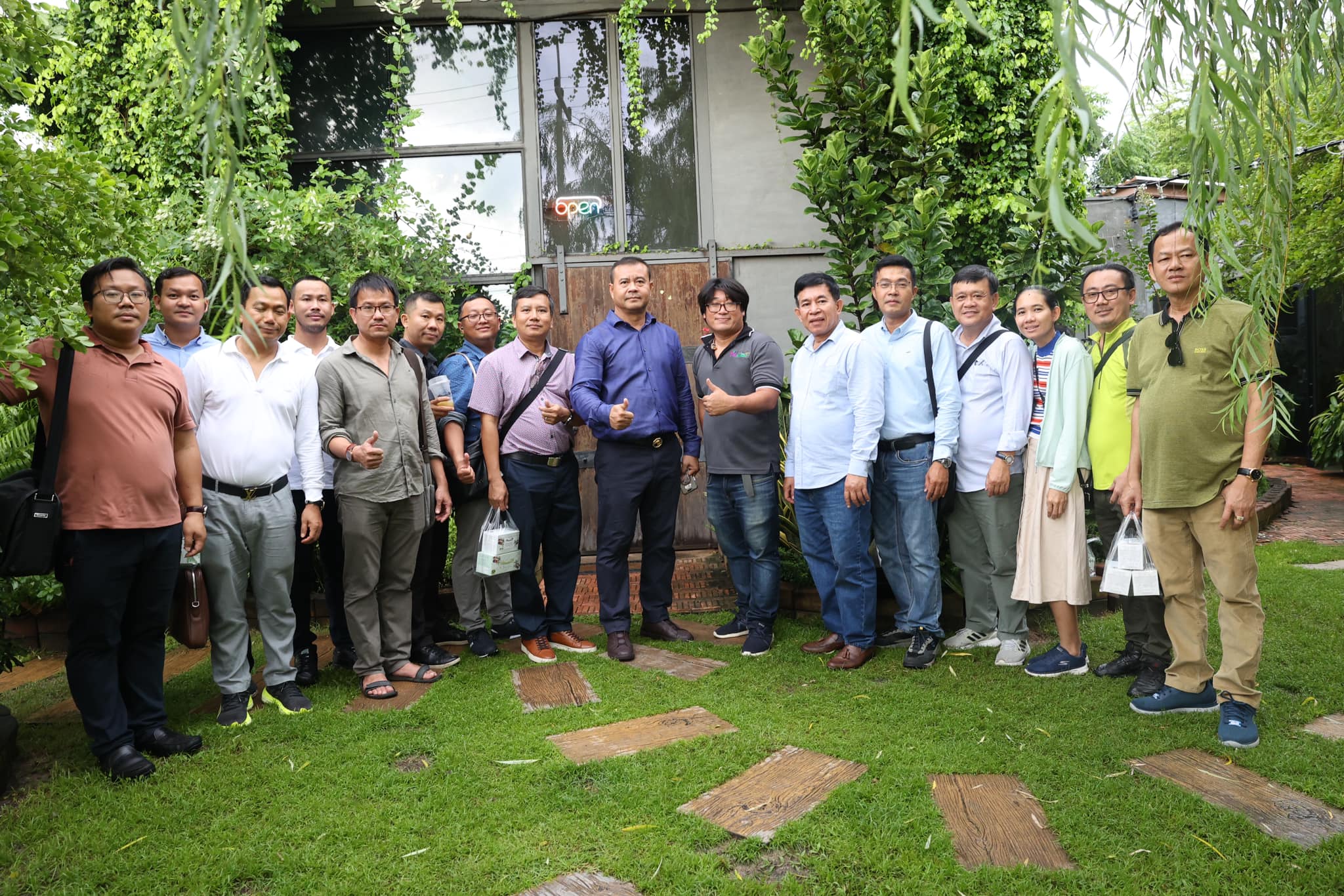 H.E. Dr. KAO Thach, has continued leading ARDB colleagues to visit the FIGnature Garden in Chonburi Province, Thailand